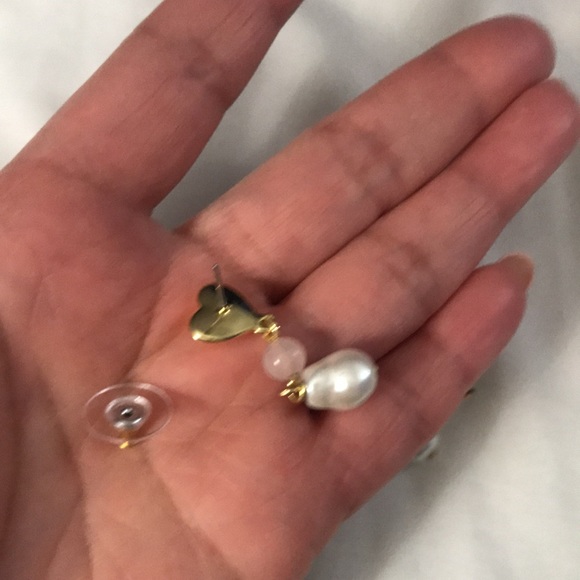 🌸NEW🌸 Talbots Gold Heart and Pearl Tier Drop Earrings - Picture 4 of 9